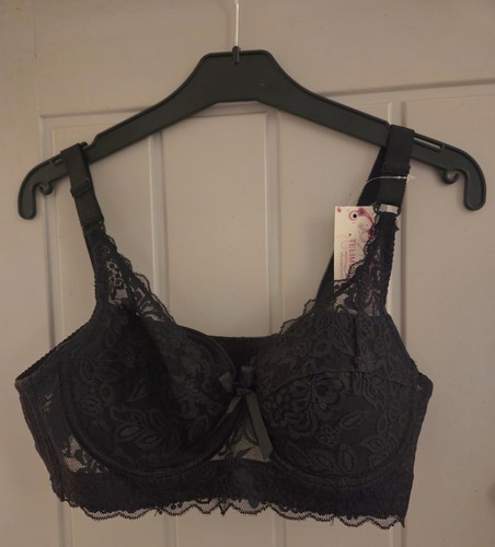 Bnwt telimussto black lacy - bnwt,